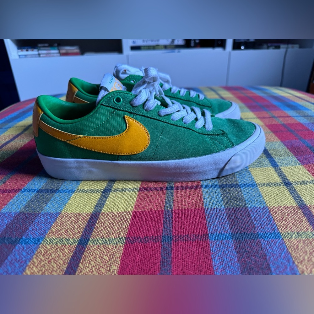 Nike SB Zoom Blazer Low Pro GT Skate Shoe	
Size M 7.5 / W 9